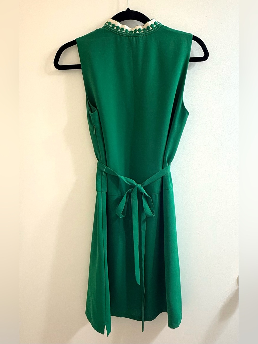 Esley Kelly Green Sleeveless V-Neck Dress with Embroidered Trim Size S - Picture 4 of 11